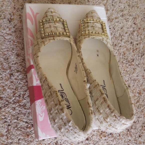 White heels - Picture 3 of 3